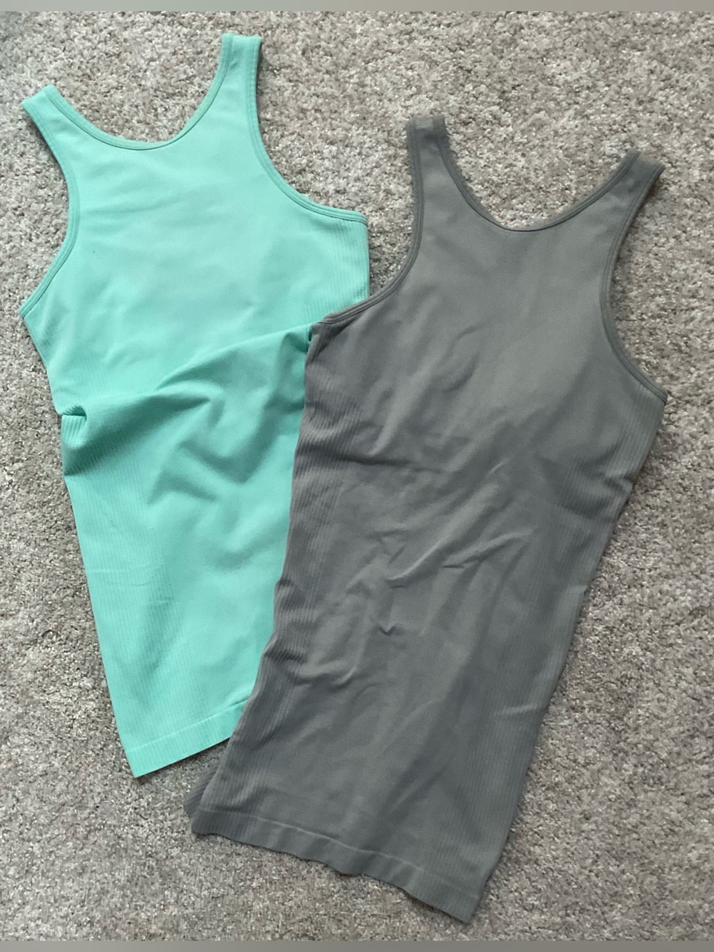 READ! lululemon athletica Ribbed Tank Duo w/built in bra. Mint & Gray